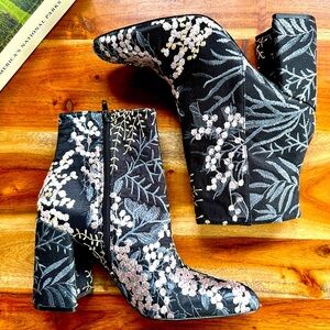 NWOT Shellys London embroidered boots